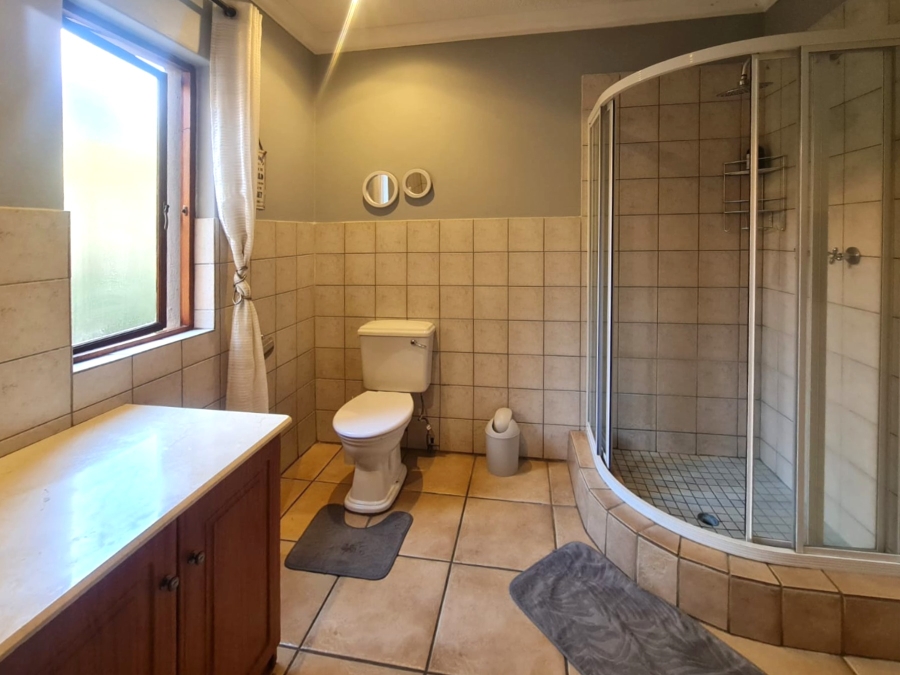 To Let 4 Bedroom Property for Rent in Eagles Landing North West
